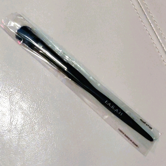 Midnight Collection-Contour 218M Brush - Picture 4 of 4